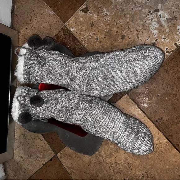 Cozy Gray/Cream Lined Slip On House/Lounge Slippers/Socks - Grip on Sole - Picture 7 of 11